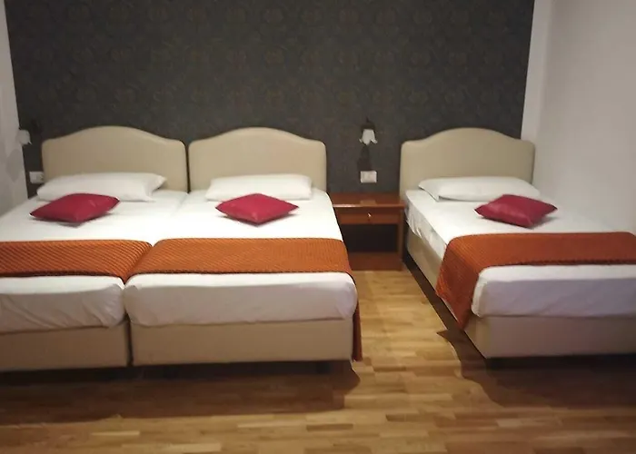 Отель Fenicia